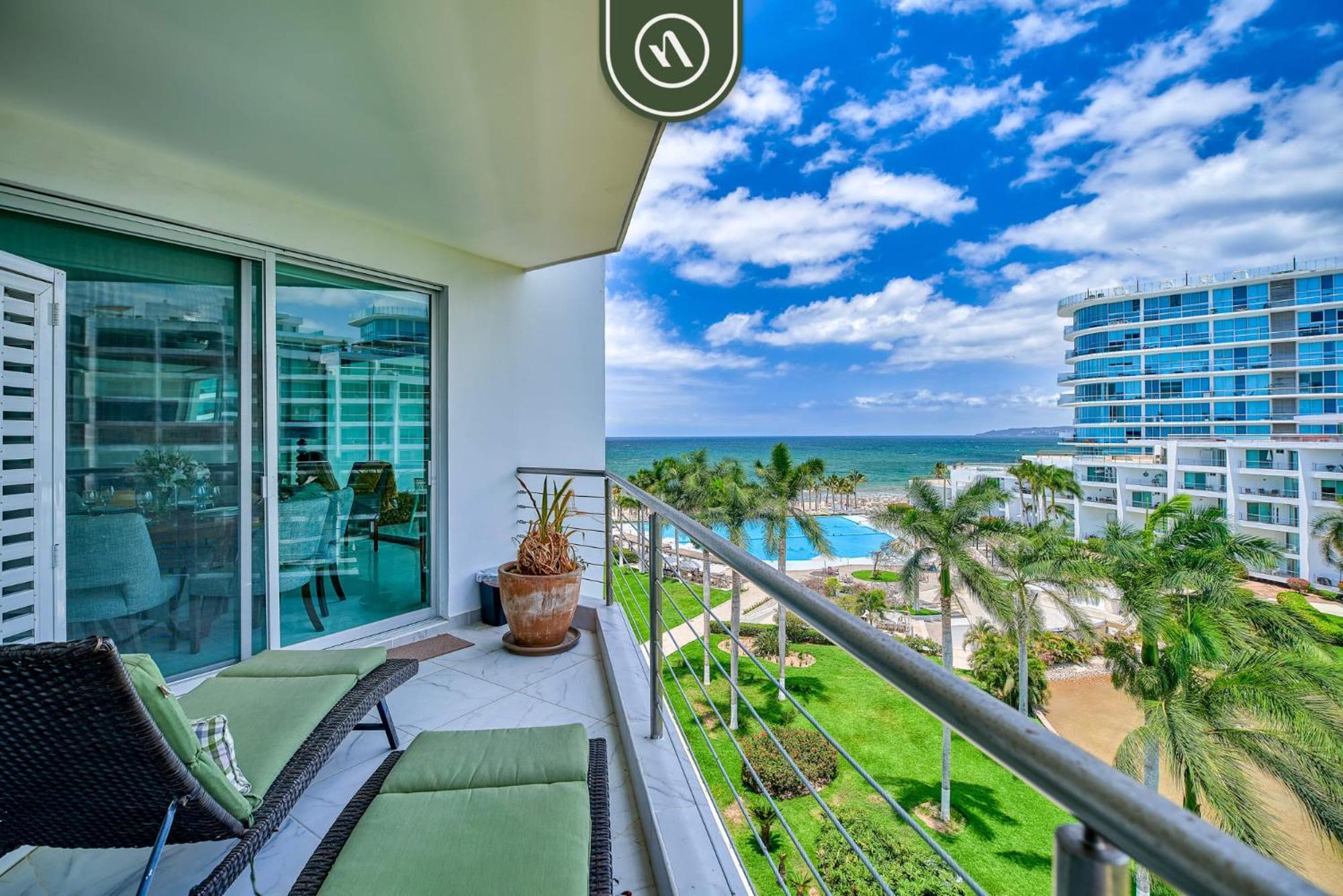 Oceanview 2 Bedroom Condo - Beachclub - Pool - Ocean Bucerías Buitenkant foto
